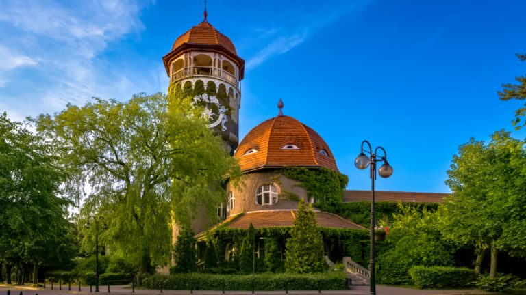 АмберЛэнд (отель 3*, апрель-октябрь)