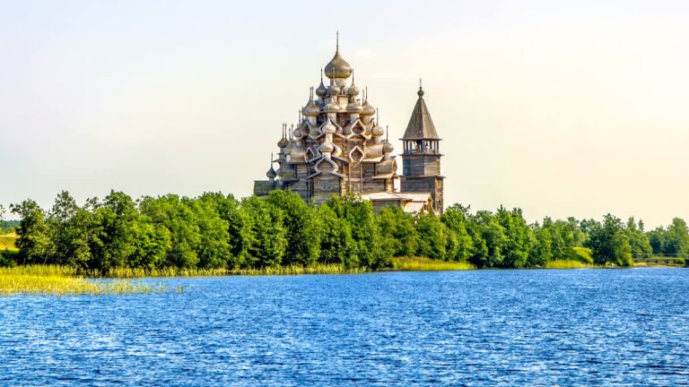 4 сочных дня в Карелии. Рускеала, водопады, шхеры, Кижи включены. Сезон весна-лето (отель категории Хит)