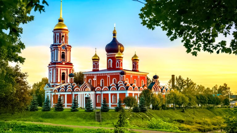 Яркие выходные: Великий Новгород и Старая Русса. Сезон весна-лето (отель категории Хит)