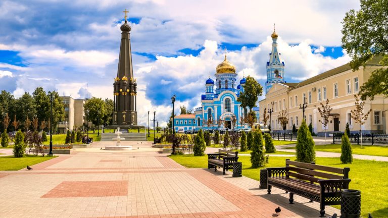 На перекрёстке дорог и эпох