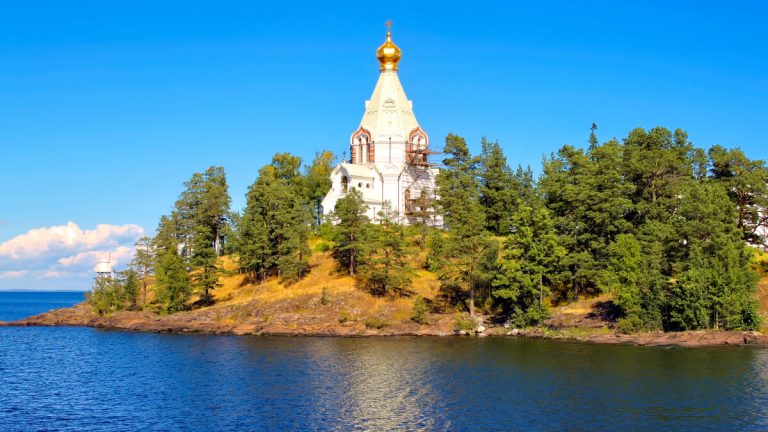 Руны Приладожья