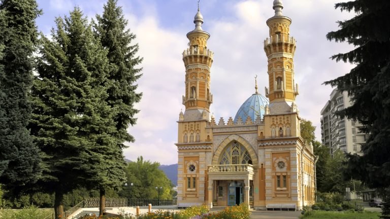 Яблоко Нартов (весна-осень)